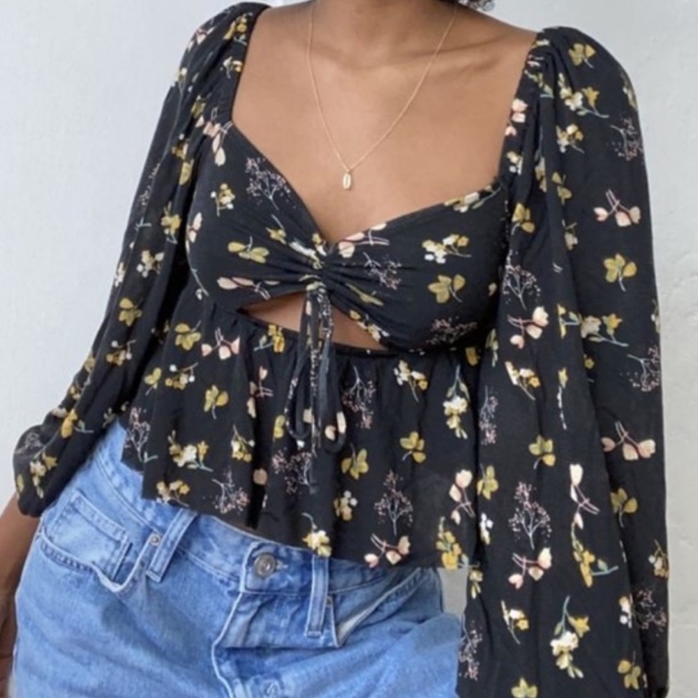 Urban Outfitters Violet Cutout Peplum Top in Green